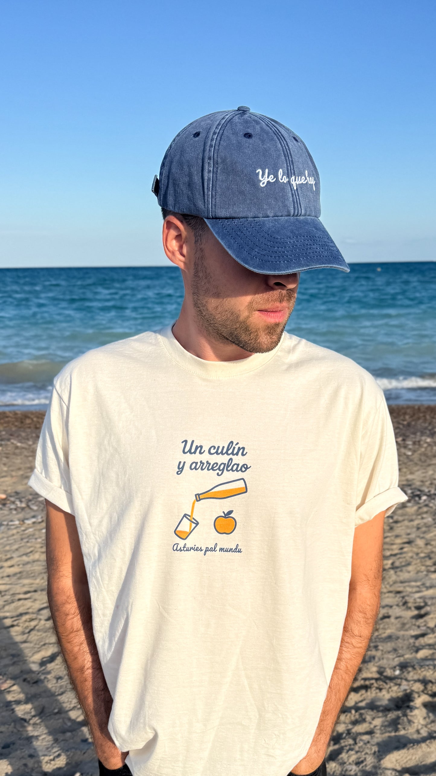 Camiseta un culin y arreglao azul y amarilla