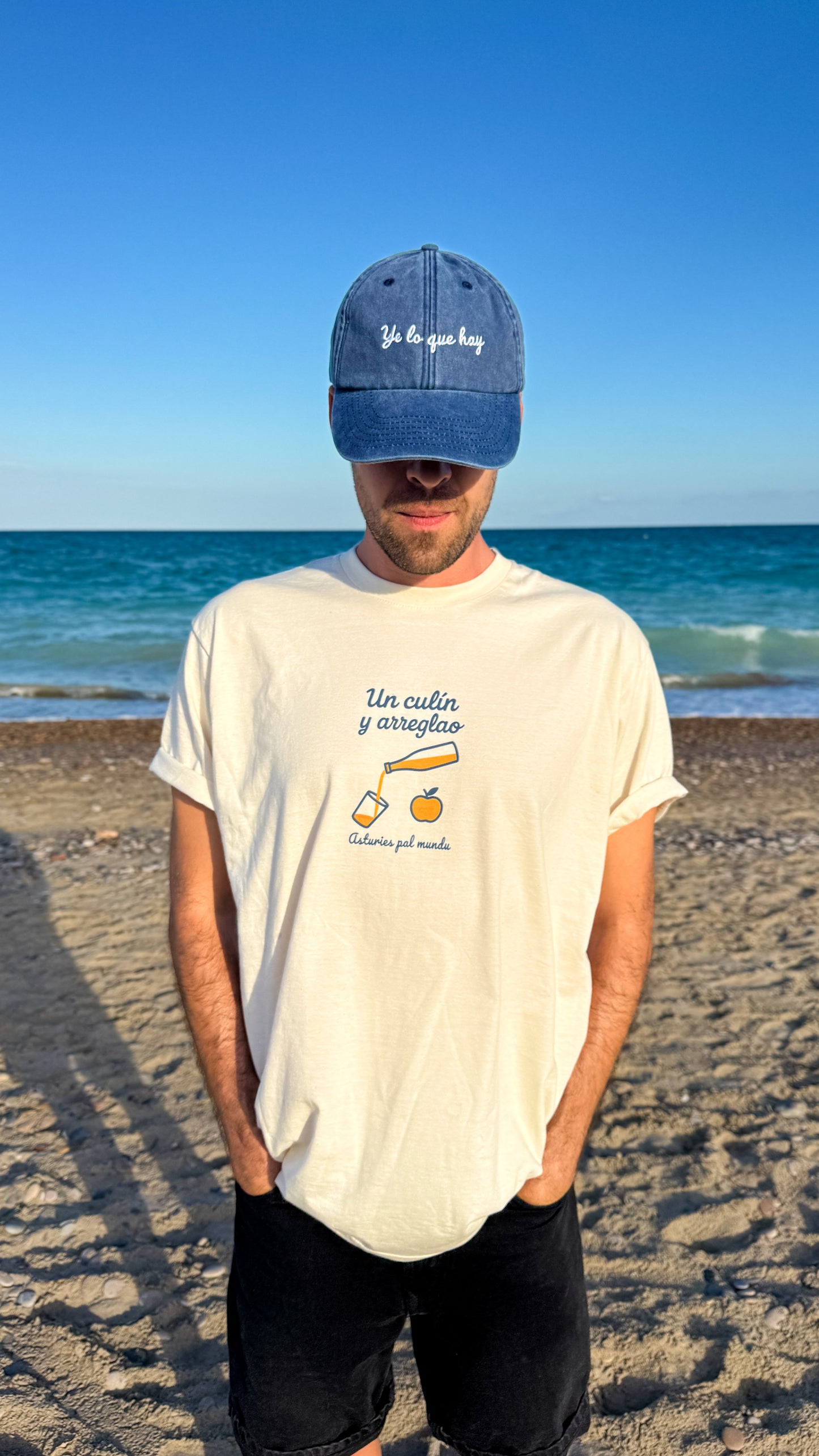 Camiseta un culin y arreglao azul y amarilla